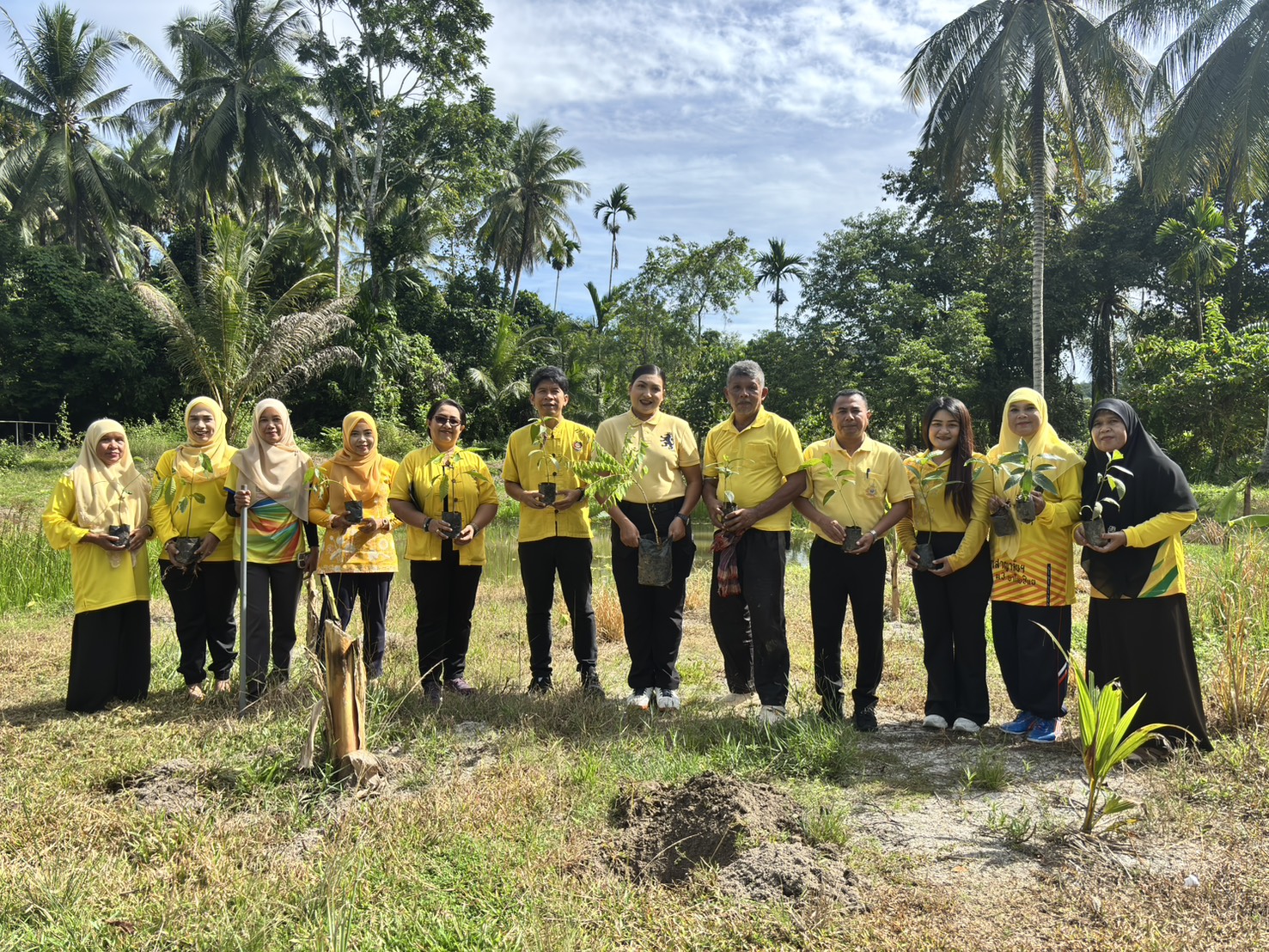 🌳 พช.ยะหา ร่วมใจจัดกิจกรรม “วันรักต้นไม้ประจำปีของชาติ” ประจำปี 2568